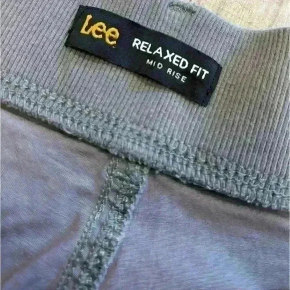 Lee related fit mid rise capri pants size 12 - Picture 3 of 5